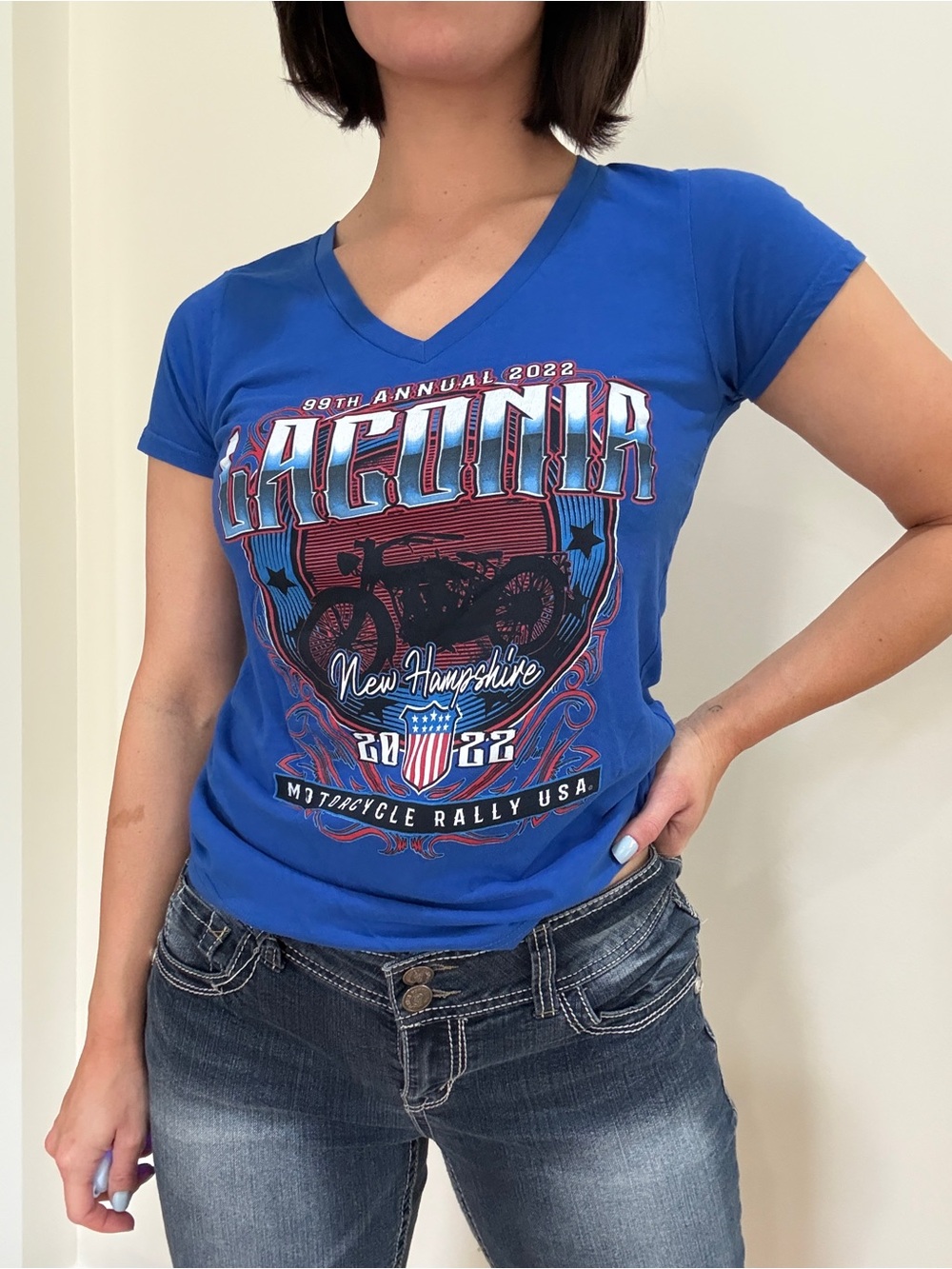 100% Cotton Blue Laconia 2022 Motorcycle Rally Graphic V-neck Tee S
